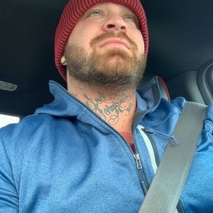 Meet your Posher, Dustin